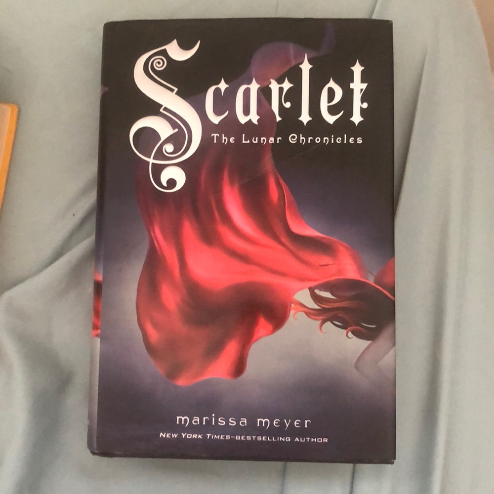 Scarlet by Marissa Meyer Lunar Chronicles
